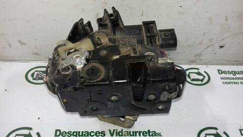 Foto 2ª: Cerradura Puerta Trasera Izquierda Audi A6 2.5 V6 24V TDI AVANT 180CV 132KW [AKE] (2002)