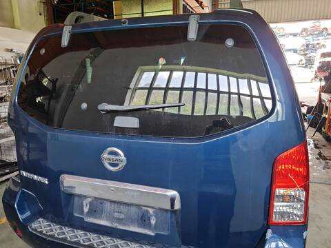 Portón Nissan Pathfinder 2.5 DCI SE 190CV 140KW