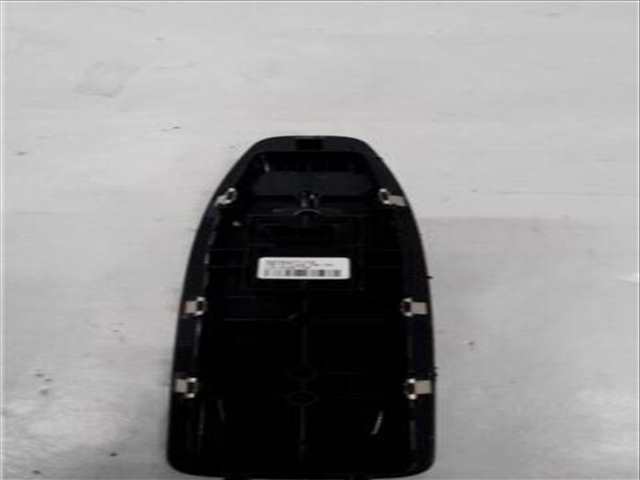 Foto 2ª: Botonera Elevalunas Bmw Serie 1 114 2.0 120D M SPORT [2 0 LTR. - 140 KW 16V TD] BERLINA 190CV