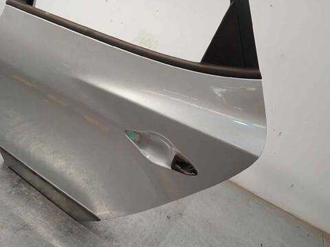 Foto 2ª: Puerta Trasera Izquierda Hyundai ix35 1.7 CRDI CAT 116CV 85KW [D4FD] (2015)