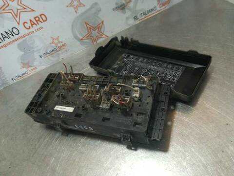 Foto 1ª: Caja Reles Fusibles Land Rover Discovery TD5 E 139CV 102KW [15P] (2003)