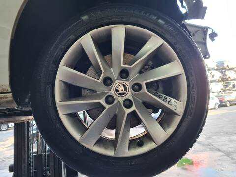 Foto 1ª: LLanta Chapa Skoda Superb ACTIVE 150CV 110KW [DTSB] (2023)