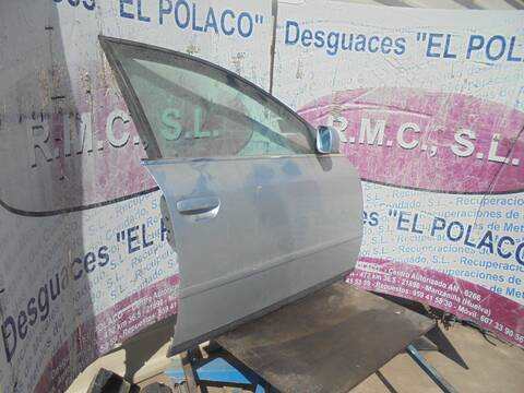 Foto 3ª: Puerta Delantera Derecha Audi A6 2.4 121KW) BERLINA 165CV [AGA] (1997)