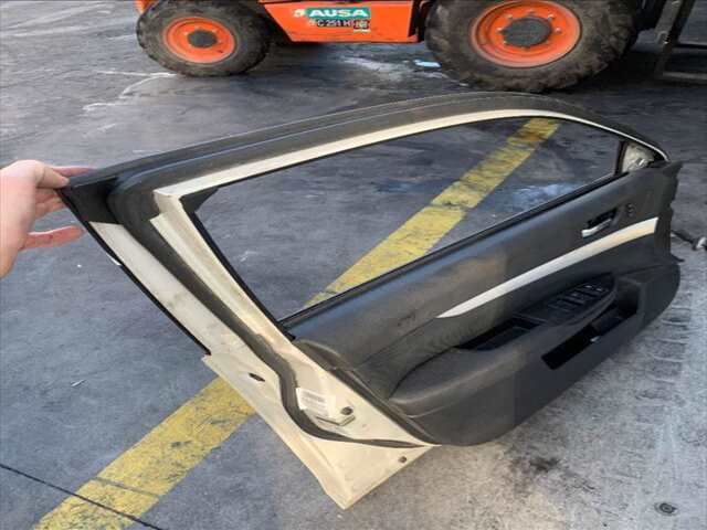 Foto 3ª: Puerta Delantera Izquierda Subaru Legacy 2.0 DI 150CV BERLINA [EE20] (2010)