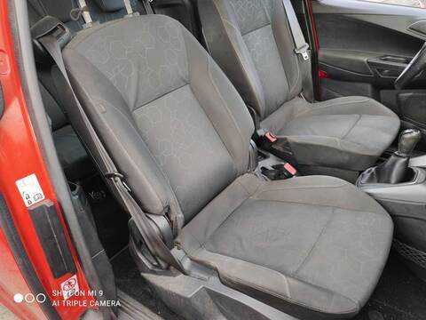 Asiento Delantero Derecho Ford B Max TREND 101CV 74KW