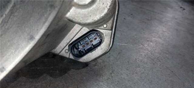 Foto 3ª: Caja Mariposa Volkswagen Touareg 5.0 V10 TDI [AYH]