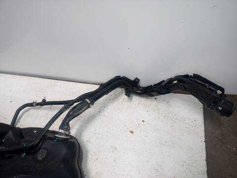 Foto 3ª: Deposito de Combustible Hyundai i20 ESSENCE MILD-HYBRID 100CV 74KW [G3LF, G3LE] (2023)