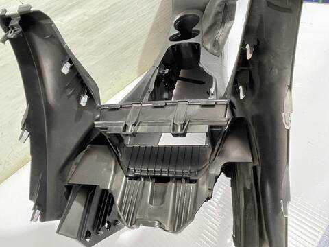 Foto 2ª: Consola Central Mazda 3 CENTER-LINE 150CV [SHY6  SHY4] (2013)