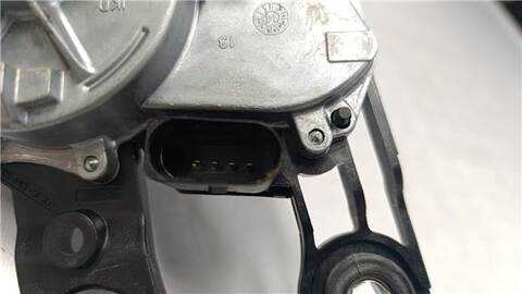 Foto 3ª: Motor Limpia Delantero Volkswagen Golf 1.6 ADVANCE BLUEMOTION TECH [1 6 LTR. - 81 KW 16V TDI DPF] 110CV