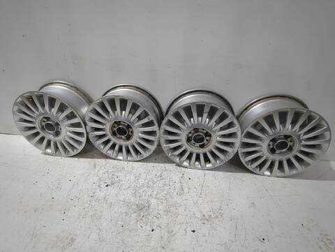 Juego LLantas Fiat 500 LOUNGE 95CV