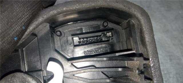 Foto 3ª: Cerradura Puerta Delantera Izquierda Bmw Serie 1 114 2.0 118D [2.0 LTR. - 105 KW TURBODIESEL CAT] [N47 D20 C]
