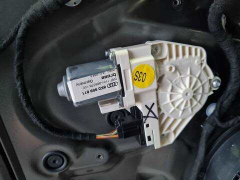 Elevalunas Manual Trasero Izquierdo Audi A4 BASICO 143CV 105KW
