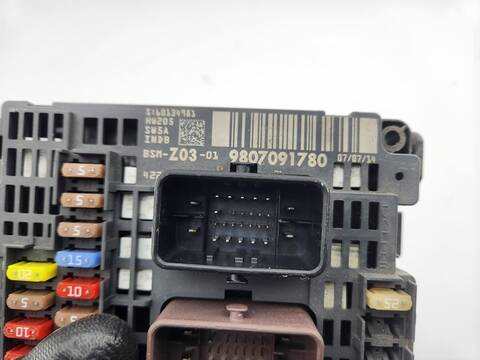 Foto 3ª: Caja Reles Fusibles Citroen C4 EXCLUSIVE PICASSO 150CV 110KW [AH01] (2014)