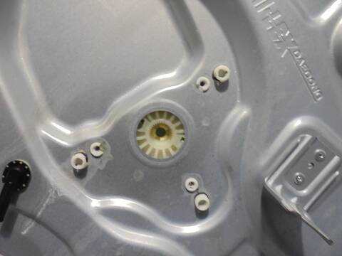 Foto 2ª: Elevalunas Manual Trasero Derecho Kia Sorento ACTIVE 4WD 197CV 145KW [D4HB] (2011)