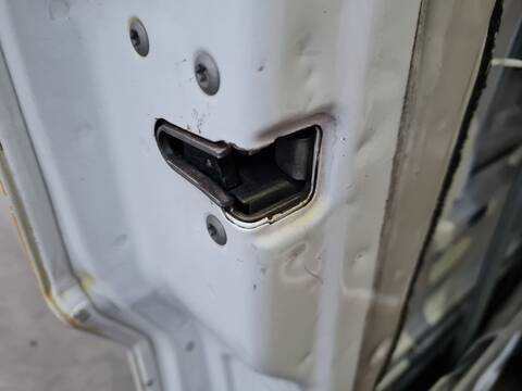 Cerradura Puerta Delantera Izquierda Mercedes Sprinter 310/313/316 CDI 906.631/633/635/637) 95CV 70KW CAJA CERRADA