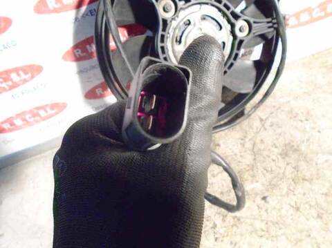 Foto 2ª: Electroventilador Aire Acondicionado Volkswagen Passat 2.0 20V CAT ALT) BERLINA 130CV 96KW (2002)