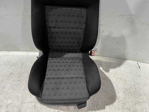 Foto 2ª: Asiento Delantero Derecho Volkswagen Passat ADVANCE BERLINA 131CV 96KW [AVF] (2003)
