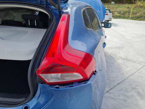Foto 2ª: Piloto Trasero Derecho Volvo V40 KINETIC 120CV 88KW [D4204T8] (2016)