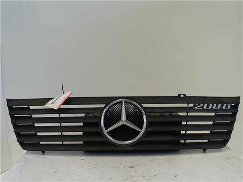 Foto 1ª: Rejilla Delantera Mercedes Sprinter 208 D 79CV 58KW FURGON [OM 601.943] (1998)