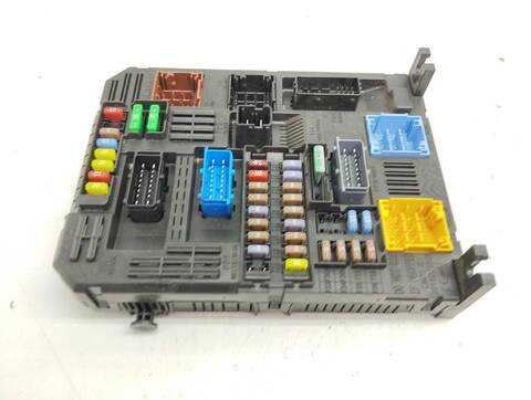Caja Reles Fusibles Opel Corsa EDITION 101CV 74KW