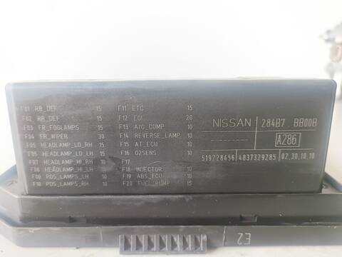 Foto 3ª: Caja Reles Fusibles Nissan Qashqai ACENTA 2.0 DCI TD CAT 150CV (2007)