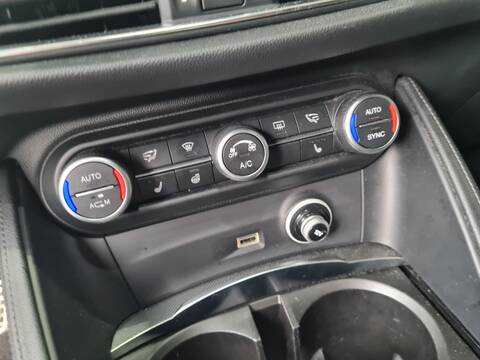 Foto 3ª: Mando Climatizador Alfa Romeo Stelvio EXECUTIVE 4WD 209CV 154KW [55271838] (2017)