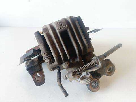 Foto 2ª: Mangueta Trasera Derecha Audi A4 1.9 TDI 96 KW 131CV (2001)