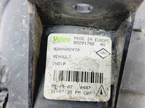 Foto 4ª: Faro Antiniebla Delantero Derecho Renault Clio 20 ANIVERSARIO 86CV 63KW [K9K T7] (2007)