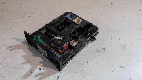Foto 3ª: Caja Reles Fusibles Citroen C5 COLLECTION 2.2 HDI FAP CAT 4HX - DW12ED4) 133CV (2004)