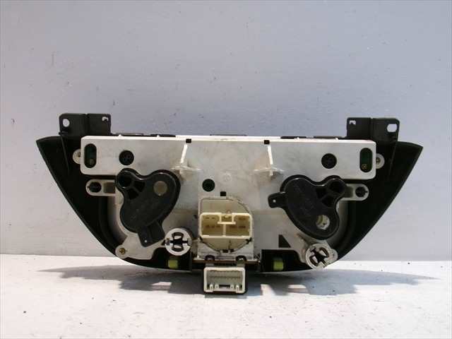 Foto 3ª: Mando Calefacción A. A. Toyota Rav4 2.0 G 2000-2005 [1AZFE] (2001)