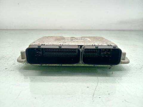 Foto 3ª: Centralita Motor ECU Volkswagen Transporter 2.5 TDI 88CV 65KW FURGONETA [AJT] (2001)