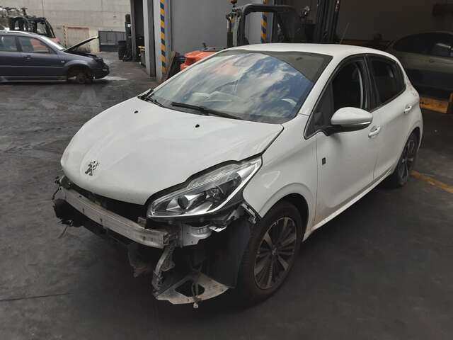 Mangueta Delantera Izquierda Peugeot 208 1.2 12V 83CV 0CV