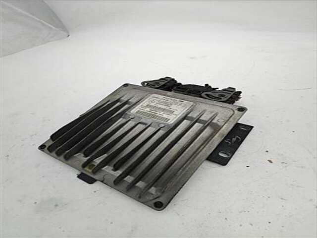 Foto 3ª: Centralita Motor ECU Renault Megane 1.5 CONFORT EXPRESSION [1.5 LTR. - 74 KW DCI DIESEL] II BERLINA 5P (10.2002-_) [K9K-728]