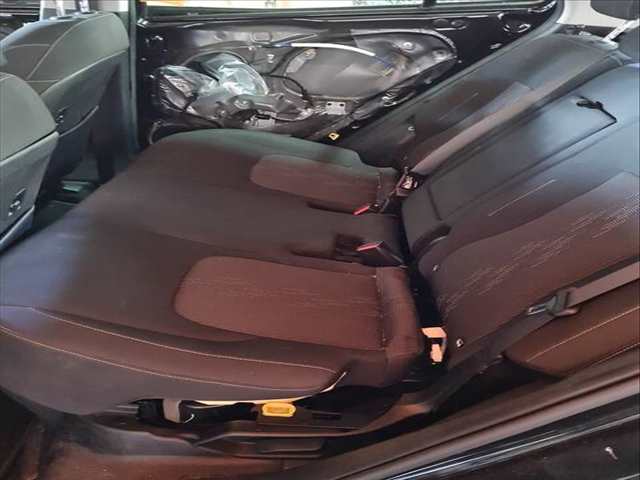 Foto 2ª: Asientos Traseros Kia Sportage 1.6 T-GDI HYBRID 180CV 132KW [G4FT] (2023)