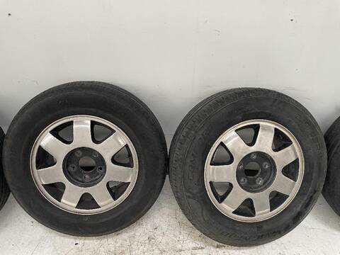 Foto 2ª: Juego LLantas Kia Carnival 2.9 CRDI LX AUT. 144CV [J3] (2001)