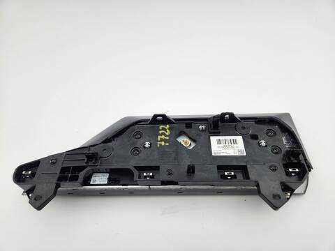 Foto 4ª: Pantalla Multifuncion Citroen C5 1.6 PLUG-IN FEEL 150CV [5G06] (2024)
