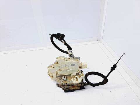 Cerradura Puerta Trasera Derecha Volkswagen Passat ADVANCE 110CV 81KW