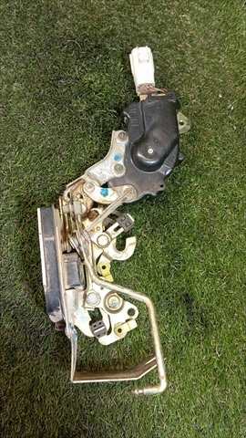 Foto 2ª: Cerradura Puerta Trasera Izquierda Toyota 4 Runner 3.0 T DIESEL (1993)