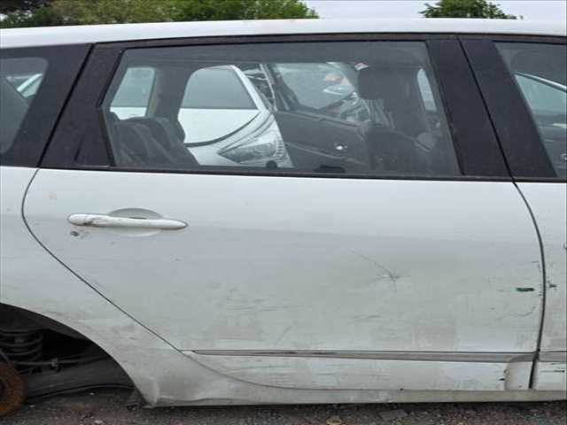 Puerta Trasera Derecha Renault Scenic R9M402
