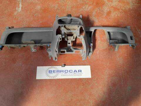 Salpicadero Peugeot 107 1.0 CAT 384F) 68CV