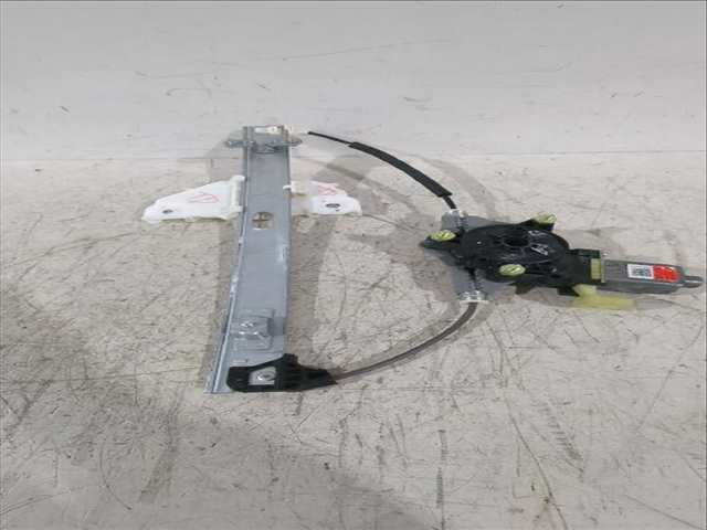 Foto 2ª: Elevalunas Manual Trasero Derecho Kia Stonic 1.0 T-GDI 101CV [G3LC G3LE] (2017)