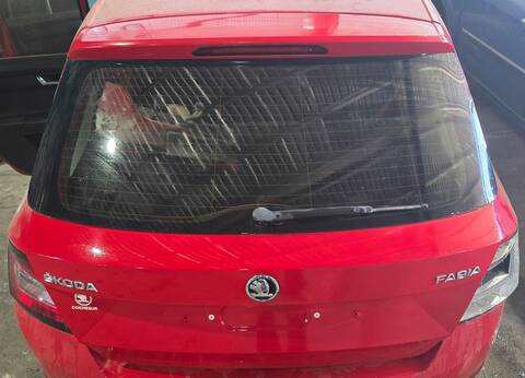 Portón Skoda Fabia AMBITION 75CV 55KW