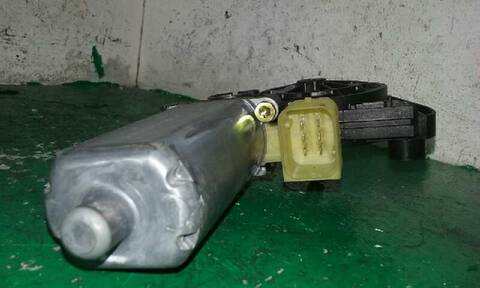 Foto 2ª: Elevalunas Eléctrico Trasero Izquierdo Mercedes Clase C 160 3.2 V6 18V CAT BERLINA 218CV 160KW [M112946] (2002)