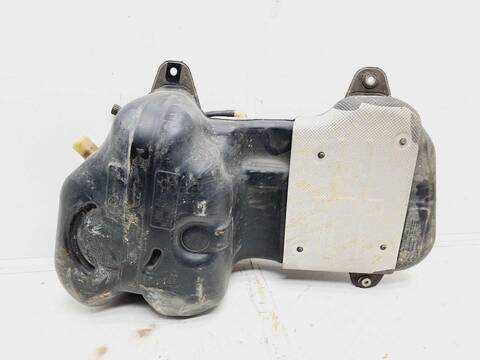 Foto 3ª: Deposito de Combustible Hyundai Tucson 1.6 CRDI CAT 136CV 100KW [G4FP] (2021)