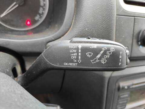 Mando Multifuncion Skoda Fabia CHFA