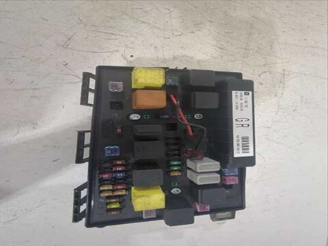 Caja Reles Fusibles Opel Astra 1.7 CDTI L48) 100CV