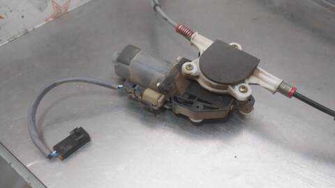 Foto 2ª: Elevalunas Eléctrico Delantero Derecho Nissan Terrano LX 3-PTAS.) 101CV 74KW [TD27T] (2000)