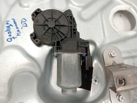 Foto 3ª: Elevalunas Eléctrico Delantero Derecho Nissan Qashqai 2.0 DCI A LAS 4 RUEDAS 150CV 110KW [M1D,M9R] (2011)