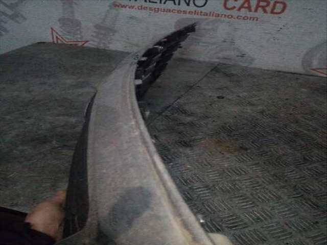 Foto 3ª: Rejilla Delantera Kia Sportage DRIVE 4X2 136CV 100KW [D4H4] (2014)