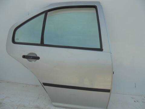 Puerta Trasera Derecha Volkswagen Bora BERLINA 101CV 74KW